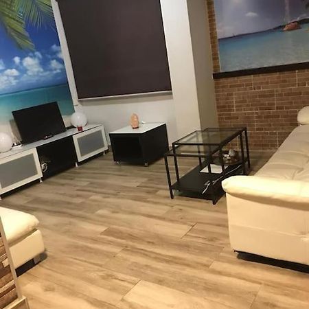 Precioso Apartamento 3 Habitaciones. Con Patio. Camas Luaran gambar