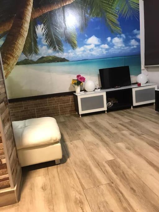 Precioso Apartamento 3 Habitaciones. Con Patio. Camas Luaran gambar