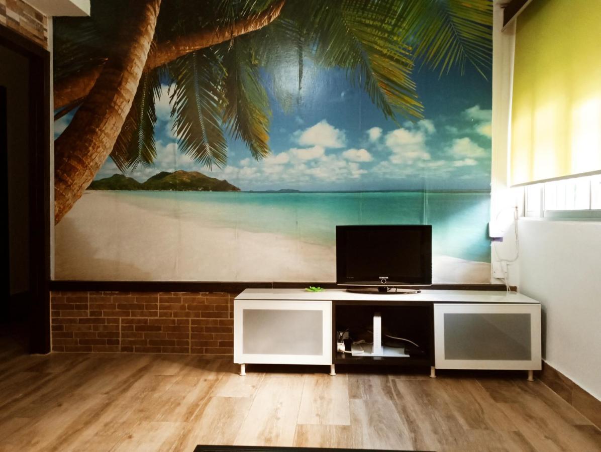 Precioso Apartamento 3 Habitaciones. Con Patio. Camas Luaran gambar