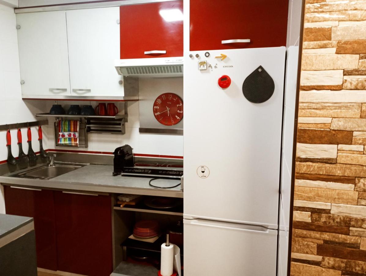 Precioso Apartamento 3 Habitaciones. Con Patio. Camas Luaran gambar