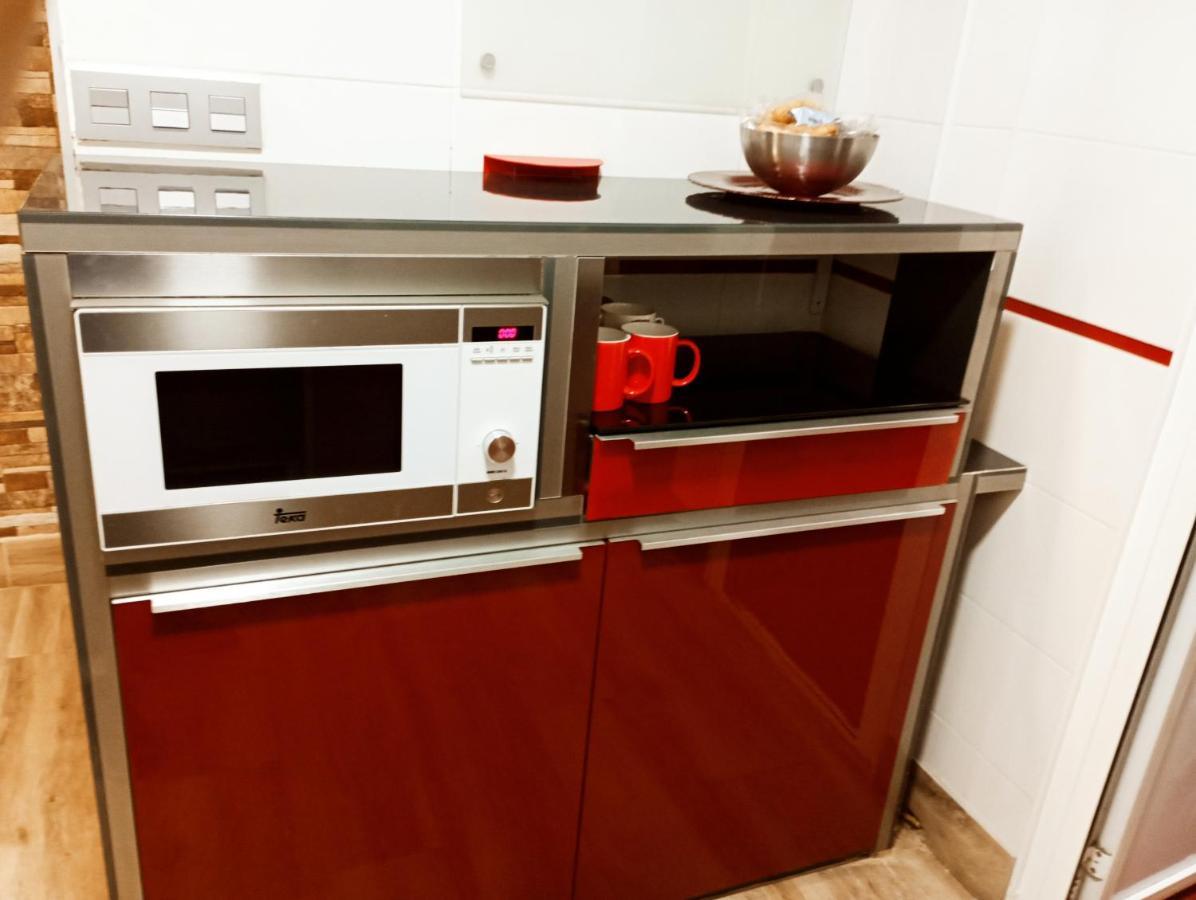 Precioso Apartamento 3 Habitaciones. Con Patio. Camas Luaran gambar