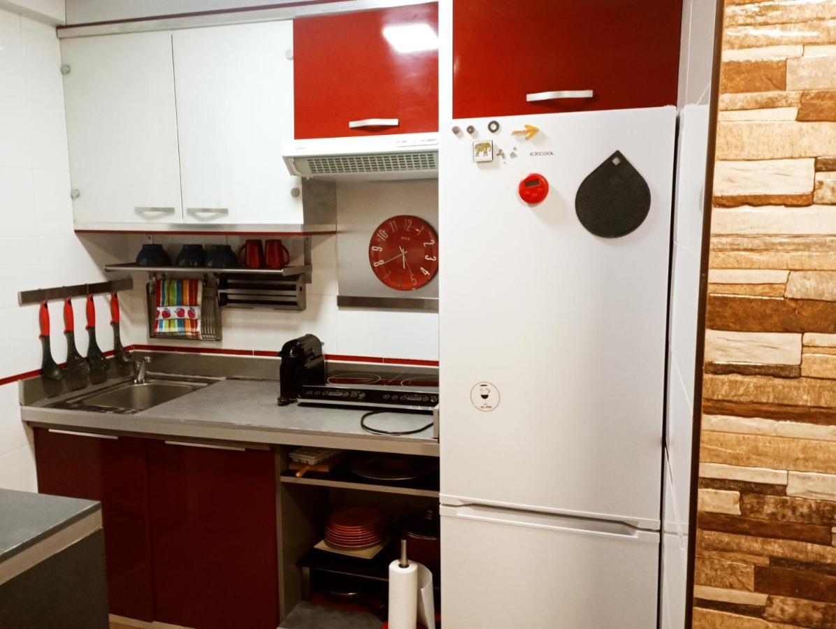 Precioso Apartamento 3 Habitaciones. Con Patio. Camas Luaran gambar